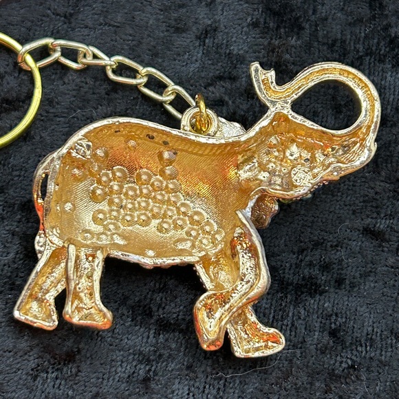 Betsey Johnson Pastel Floral Elephant Key Chain - Picture 3 of 4